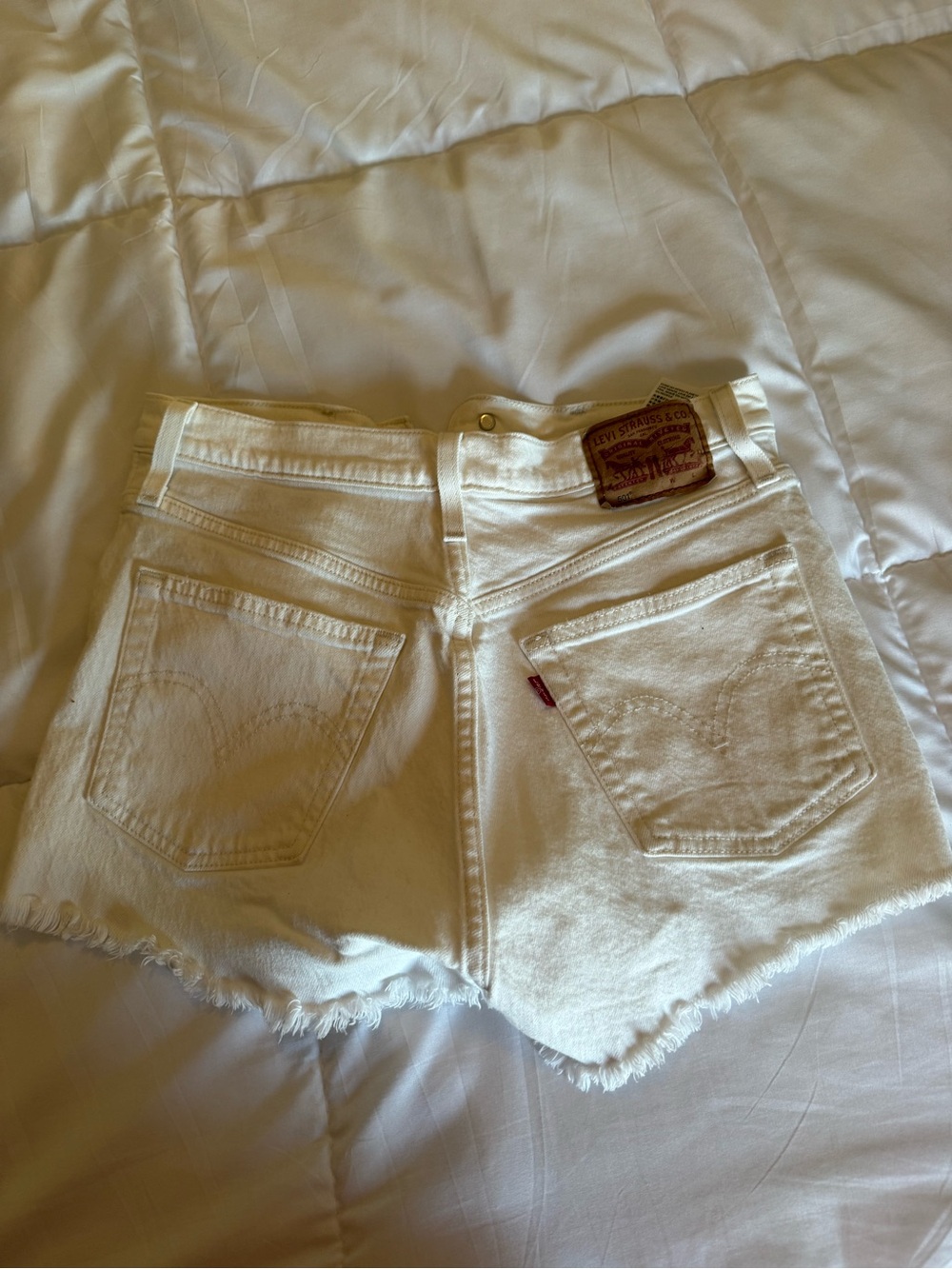 Levi’s High-Rise White Denim Frayed Hem Women's Shorts - Picture 2 of 3